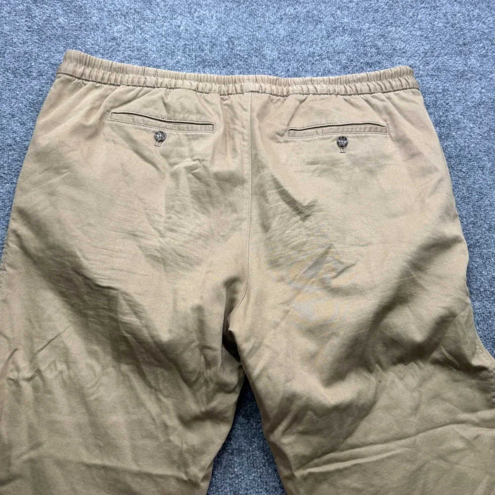 Banana Republic brand banana
